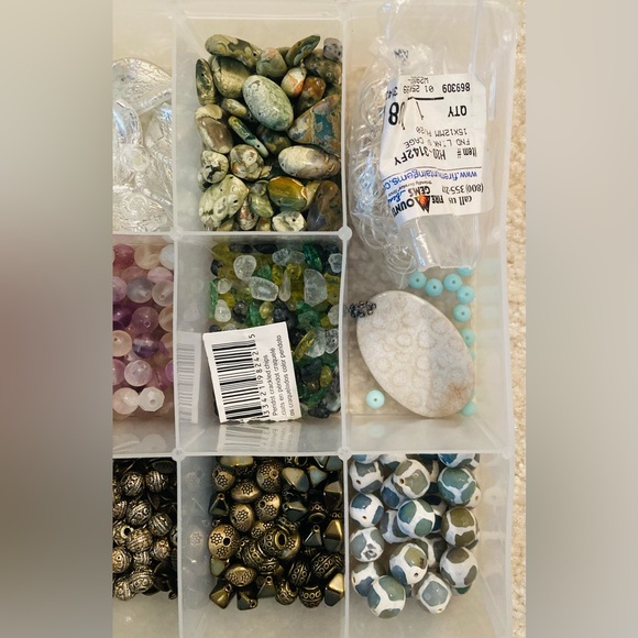 Lot of Beads and Findings for Jewelry Making and Crafts - Picture 2 of 4